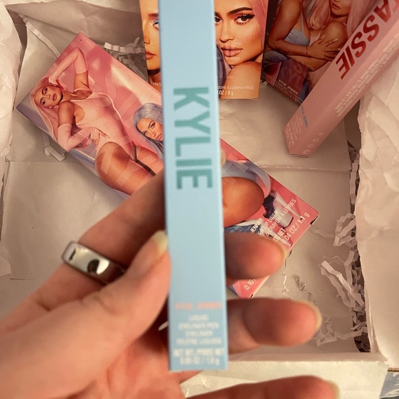 Kylie Cosmetics Kylie X Stassi collection - Picture 3 of 6